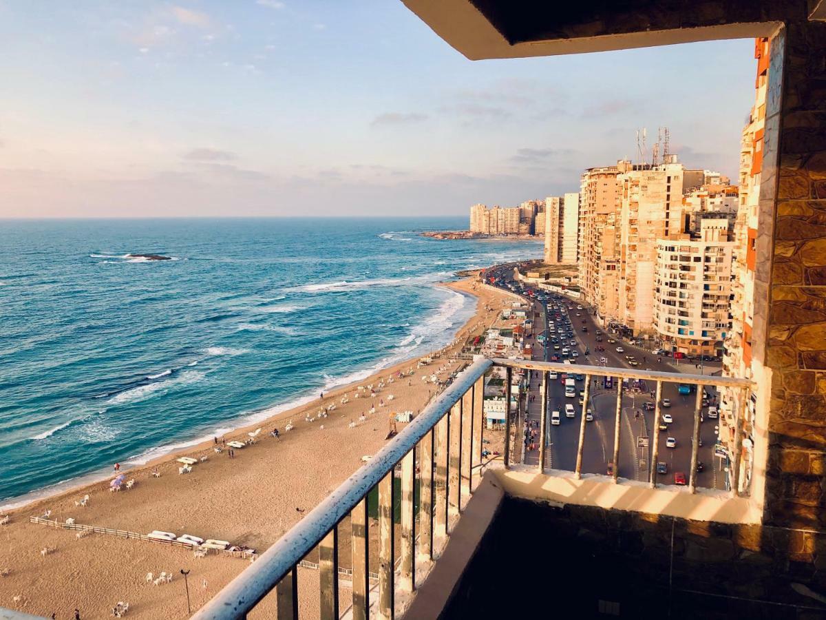 Toscanini Apartament اول صف مباشره 亚历山大港 外观 照片