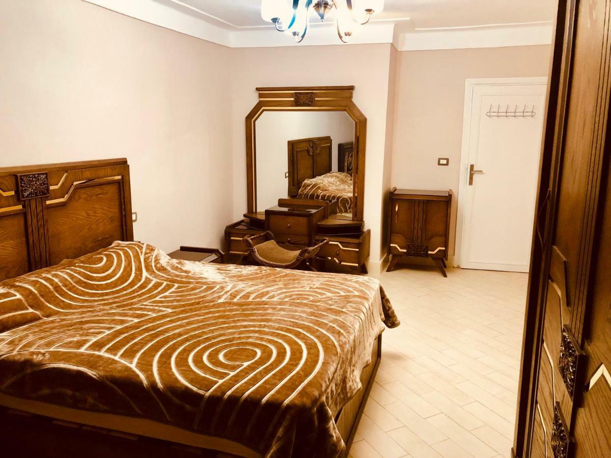 Toscanini Apartament اول صف مباشره 亚历山大港 外观 照片